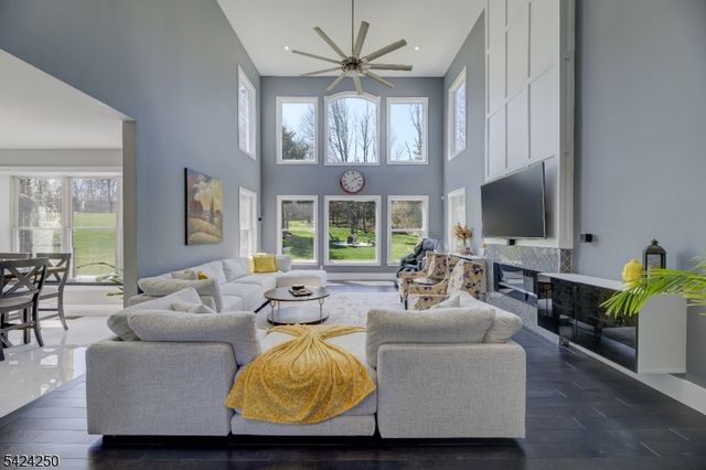 206 Van Zandt Rd, Montgomery Twp., NJ 08558