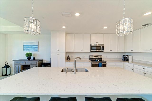 17520 GAWTHROP DRIVE 202, Lakewood Ranch, FL 34211