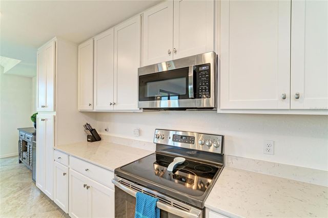 17520 GAWTHROP DRIVE 202, Lakewood Ranch, FL 34211