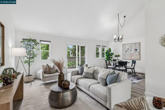 47 Mozden Ln, Pleasant Hill, CA 94523