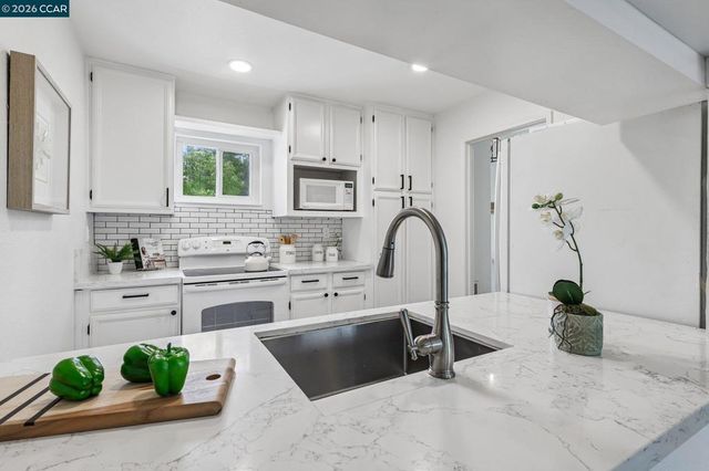 47 Mozden Ln, Pleasant Hill, CA 94523