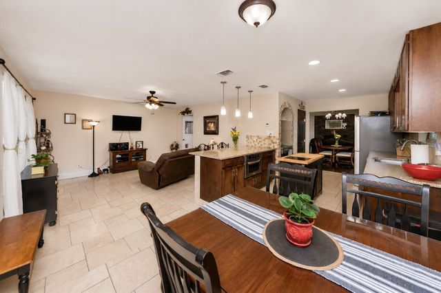 9129 Timber Oaks Drive, Fort Worth, TX 76179