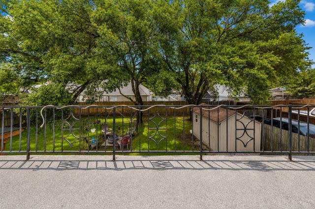 9129 Timber Oaks Drive, Fort Worth, TX 76179