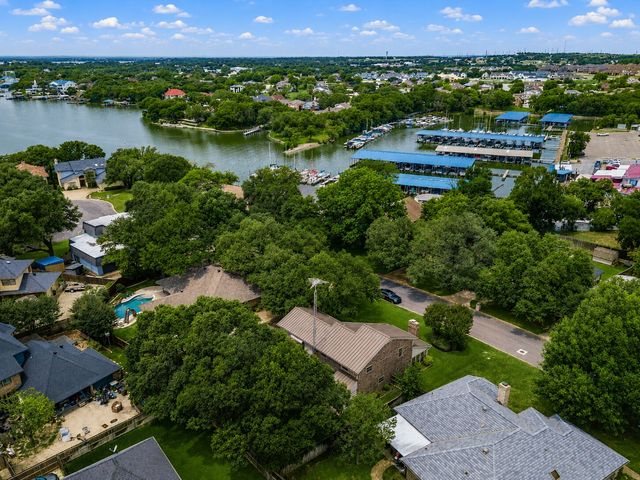 9129 Timber Oaks Drive, Fort Worth, TX 76179