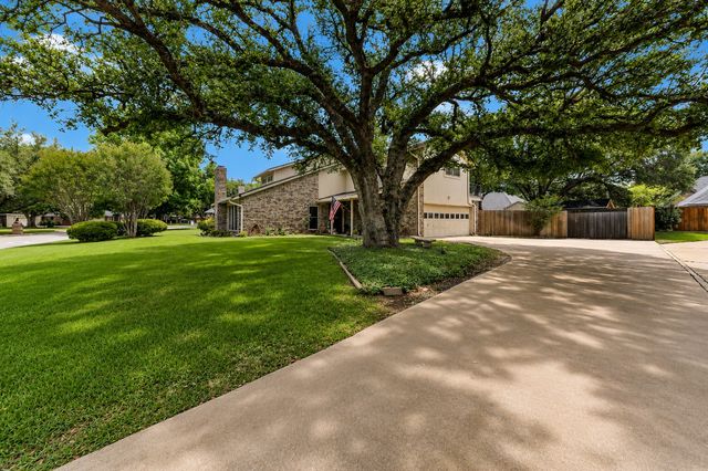 9129 Timber Oaks Drive, Fort Worth, TX 76179