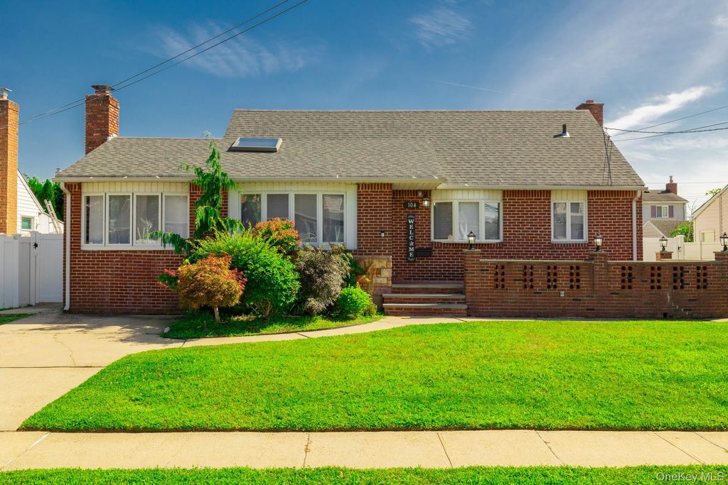 104 Justice Street, West Babylon, NY 11704 — exterior