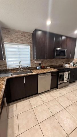 13154 NW 11th Street, Pembroke Pines, FL 33028