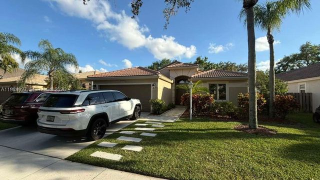 13154 NW 11th Street, Pembroke Pines, FL 33028