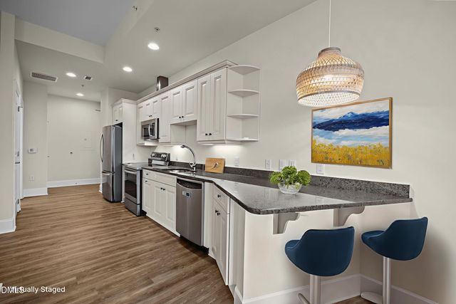 400 W North Street 814, Raleigh, NC 27603