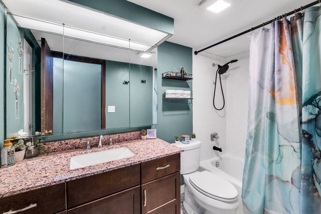 804 N River Road 1D, Mount Prospect, IL 60056