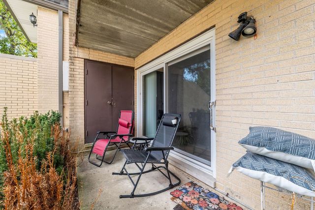 804 N River Road 1D, Mount Prospect, IL 60056