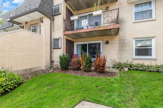 804 N River Road 1D, Mount Prospect, IL 60056