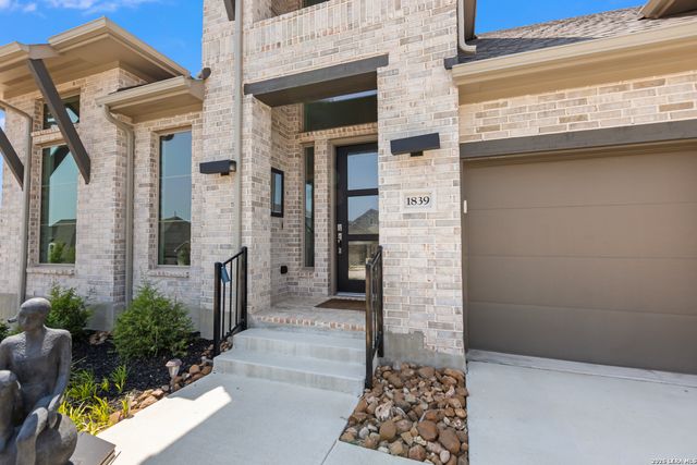 1839 Weinnacht, New Braunfels, TX 78132