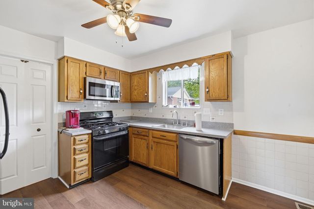 9008 ACREDALE CT, College Park, MD 20740