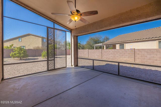 8753 N Moonfire Drive, Tucson, AZ 85743