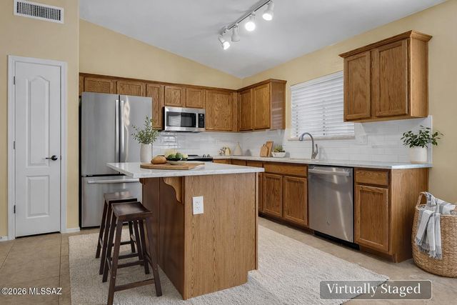 8753 N Moonfire Drive, Tucson, AZ 85743