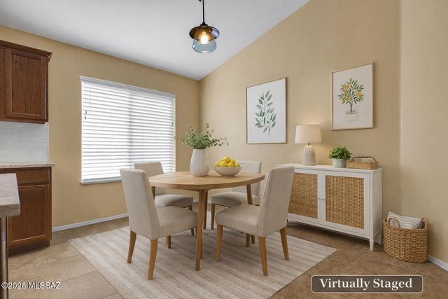 8753 N Moonfire Drive, Tucson, AZ 85743