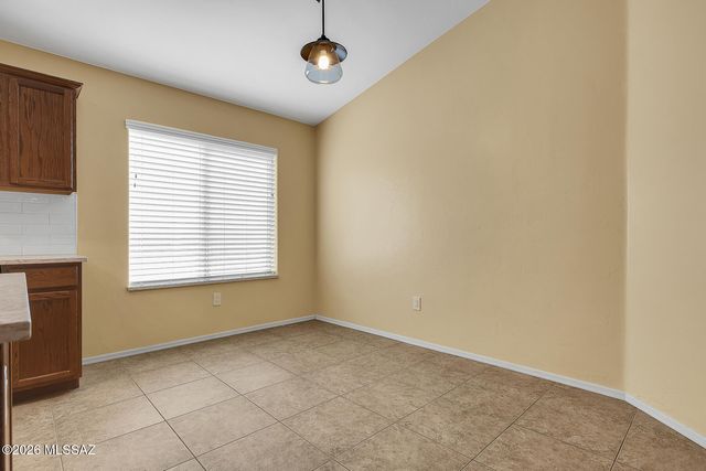 8753 N Moonfire Drive, Tucson, AZ 85743