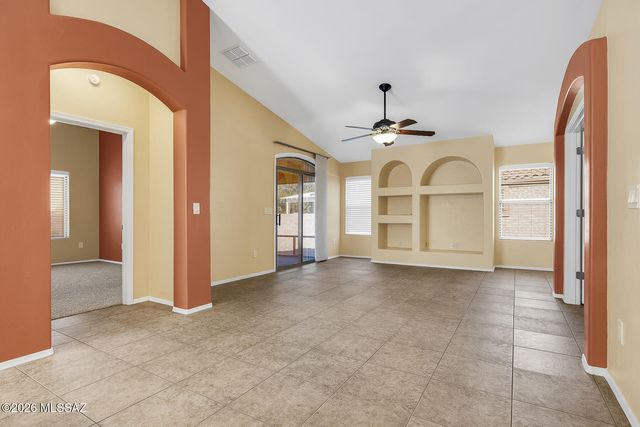 8753 N Moonfire Drive, Tucson, AZ 85743