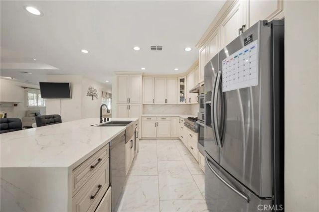 18900 Knapp, Northridge, CA 91324