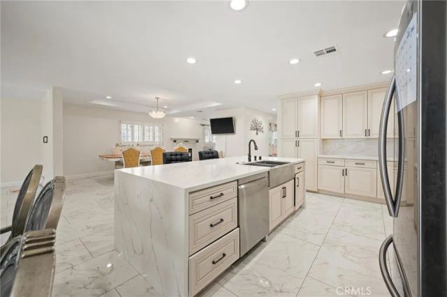 18900 Knapp, Northridge, CA 91324