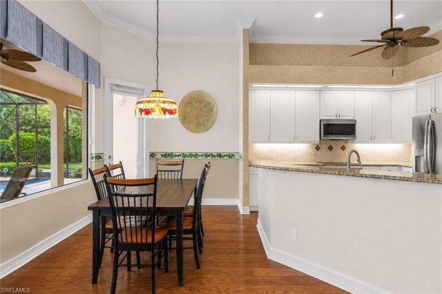 2027 Castle Garden LN, Naples, FL 34110