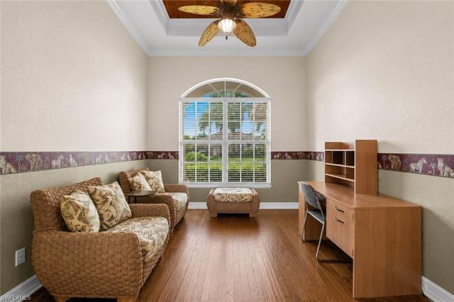2027 Castle Garden LN, Naples, FL 34110