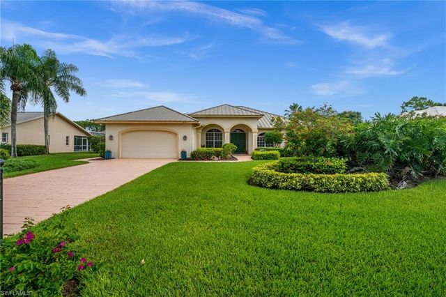 2027 Castle Garden LN, Naples, FL 34110