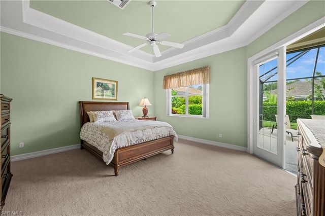 2027 Castle Garden LN, Naples, FL 34110