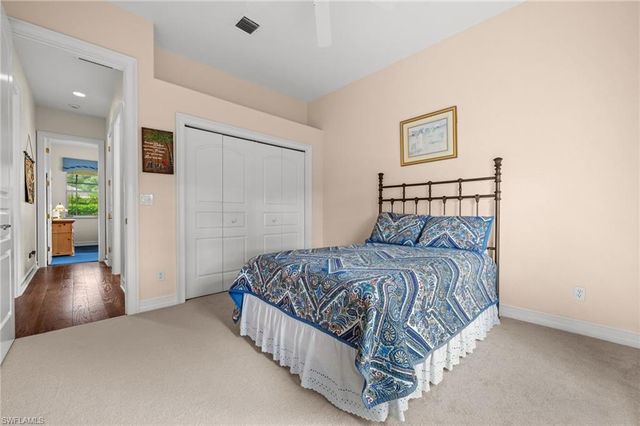 2027 Castle Garden LN, Naples, FL 34110