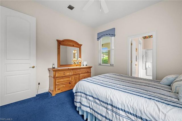 2027 Castle Garden LN, Naples, FL 34110