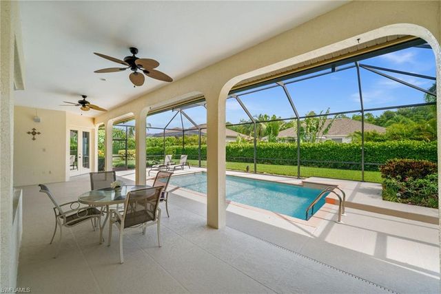 2027 Castle Garden LN, Naples, FL 34110