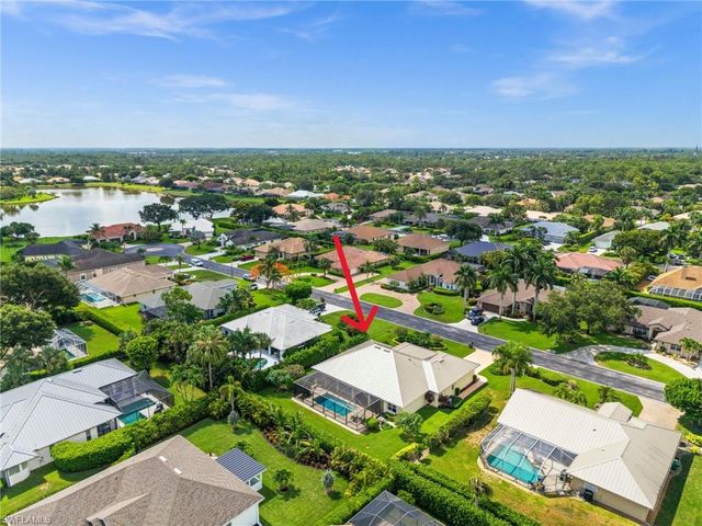 2027 Castle Garden LN, Naples, FL 34110