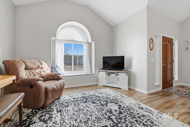 2499 N Lark Ave, Meridian, ID 83646