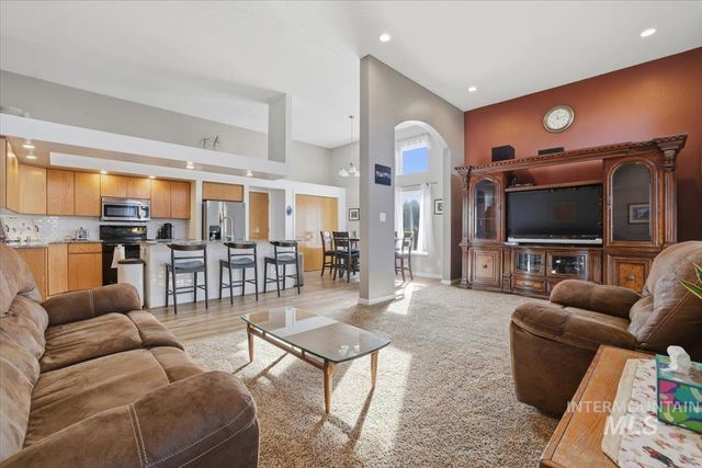 2499 N Lark Ave, Meridian, ID 83646