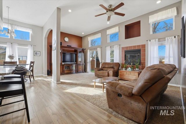 2499 N Lark Ave, Meridian, ID 83646