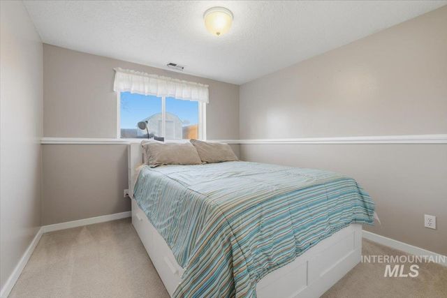 2499 N Lark Ave, Meridian, ID 83646