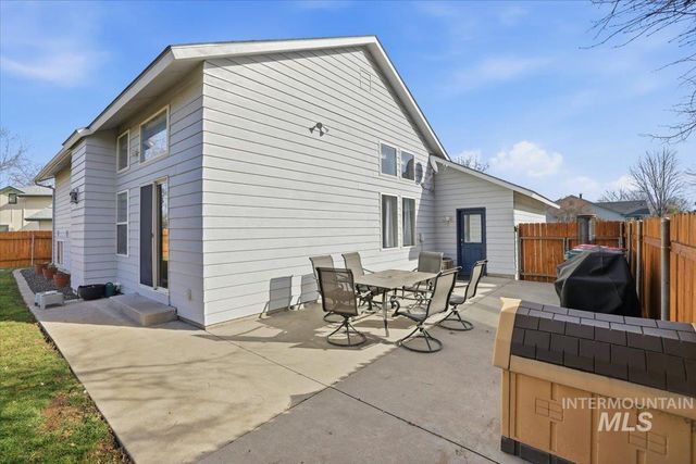 2499 N Lark Ave, Meridian, ID 83646