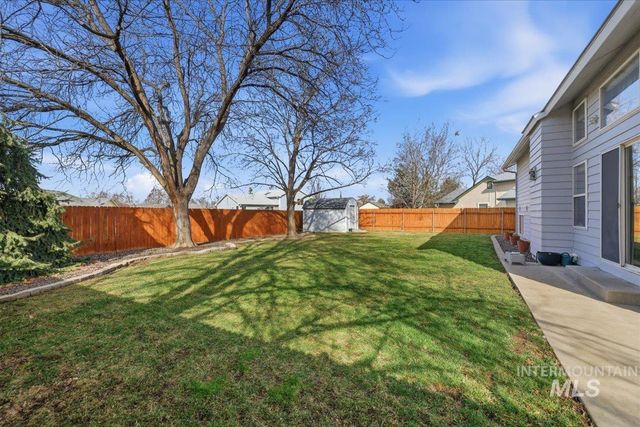 2499 N Lark Ave, Meridian, ID 83646