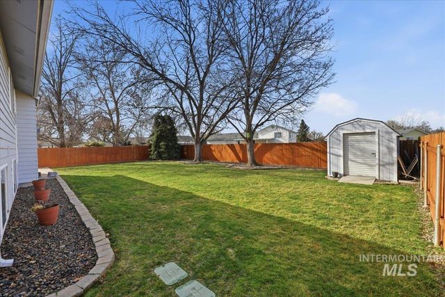 2499 N Lark Ave, Meridian, ID 83646