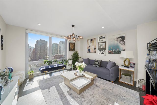 21 W Goethe Street 18GH, Chicago, IL 60610