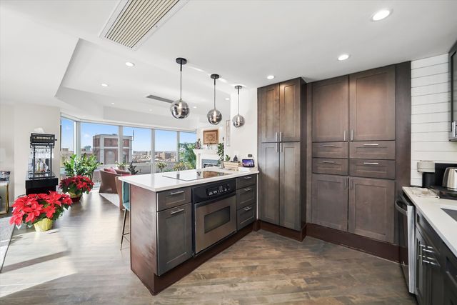 21 W Goethe Street 18GH, Chicago, IL 60610