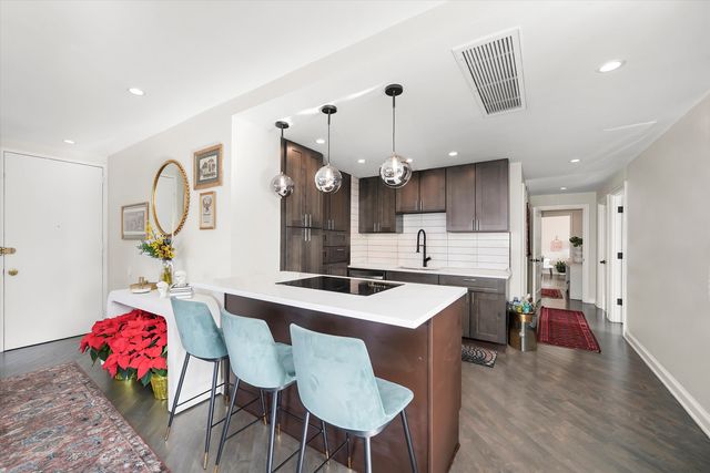 21 W Goethe Street 18GH, Chicago, IL 60610