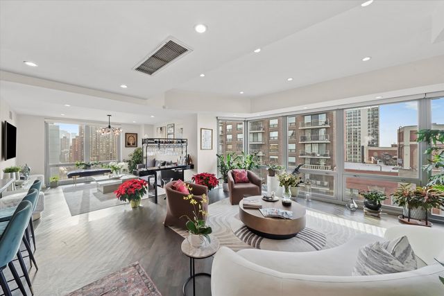 21 W Goethe Street 18GH, Chicago, IL 60610