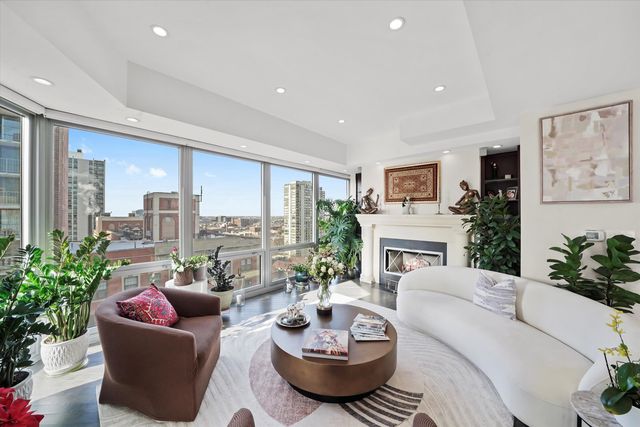 21 W Goethe Street 18GH, Chicago, IL 60610