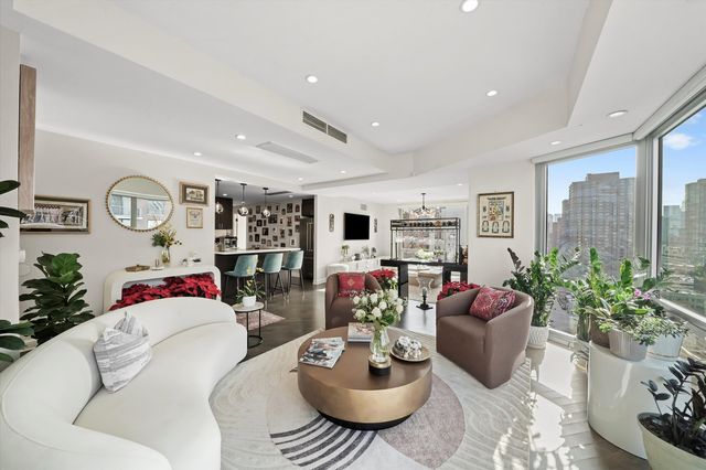 21 W Goethe Street 18GH, Chicago, IL 60610