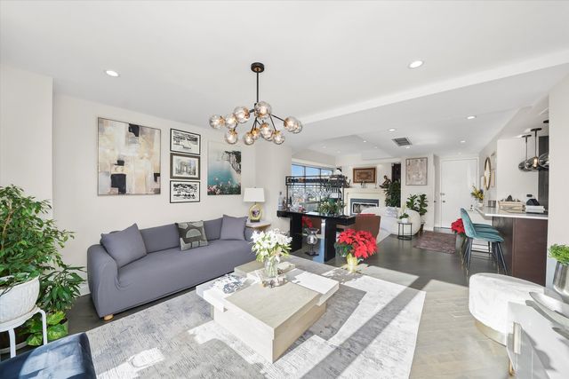 21 W Goethe Street 18GH, Chicago, IL 60610