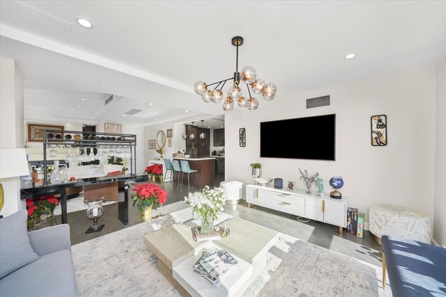 21 W Goethe Street 18GH, Chicago, IL 60610