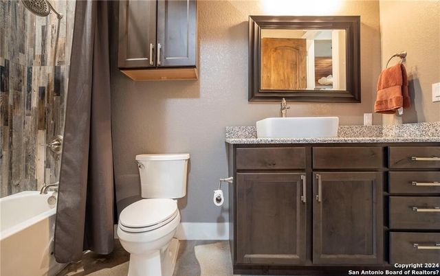 345 laguna, Bandera, TX 78003