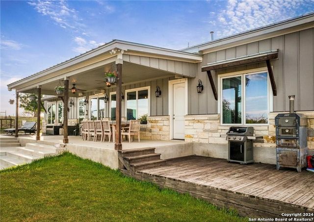 345 laguna, Bandera, TX 78003